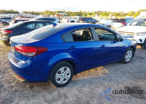 2017 Kia Forte Lx z USA, uszkodzony, nr VIN 3KPFK4A75HE073665